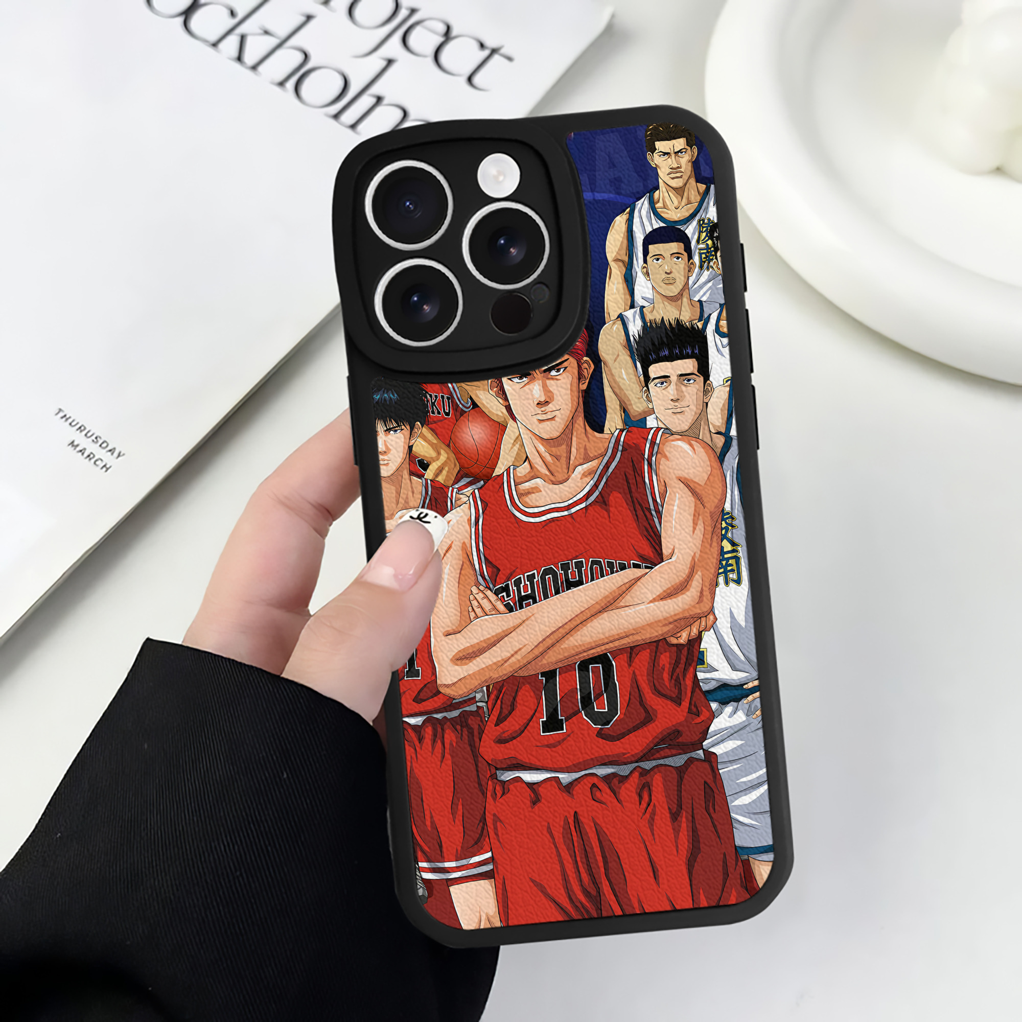 （画像用） SLAM DUNK／スラムダンク 【iPhone 16シリーズ対応】シリコンスマホケース（レザー調） 材質：シリコン